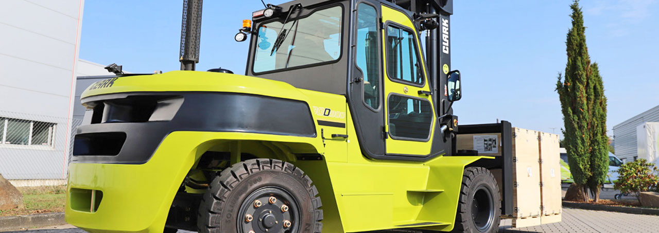 Stark mit Clark Dieselstapler mit 8 Tonnen Tragfähigkeit von POWERTEC Service GmbH Schwanau